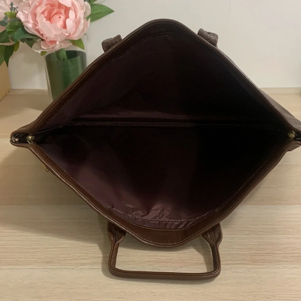 Vintage Leather Briefcase - Picture 4 of 9
